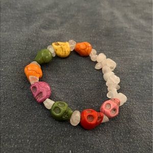 Multicolor skull bracelet with quartz beads